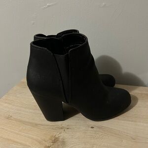 Fergalicious Black Ankle Booties size 9